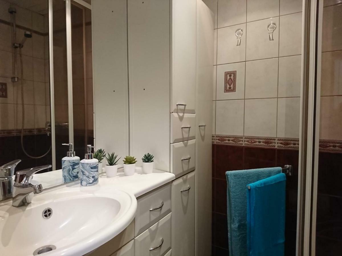 City Center Raua Apartment With Balcony ทาลลินน์ ภายนอก รูปภาพ